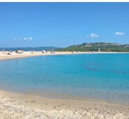 εξοχική βίλλα στο με κήπο 1 στρέμμα ,πάρκινγκ & Bbq