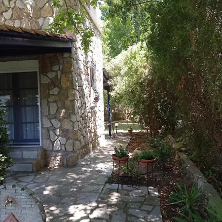 εξοχική βίλλα στο με κήπο 1 στρέμμα ,πάρκινγκ & Bbq
