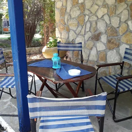 εξοχική βίλλα στο με κήπο 1 στρέμμα ,πάρκινγκ & Bbq וילה