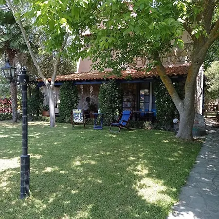 וילה εξοχική βίλλα στο με κήπο 1 στρέμμα ,πάρκινγκ & Bbq