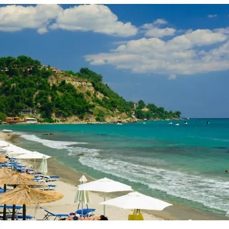 빌라 εξοχική βίλλα στο με κήπο 1 στρέμμα ,πάρκινγκ & Bbq
