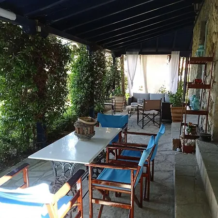 εξοχική βίλλα στο με κήπο 1 στρέμμα ,πάρκινγκ & Bbq 빌라 *